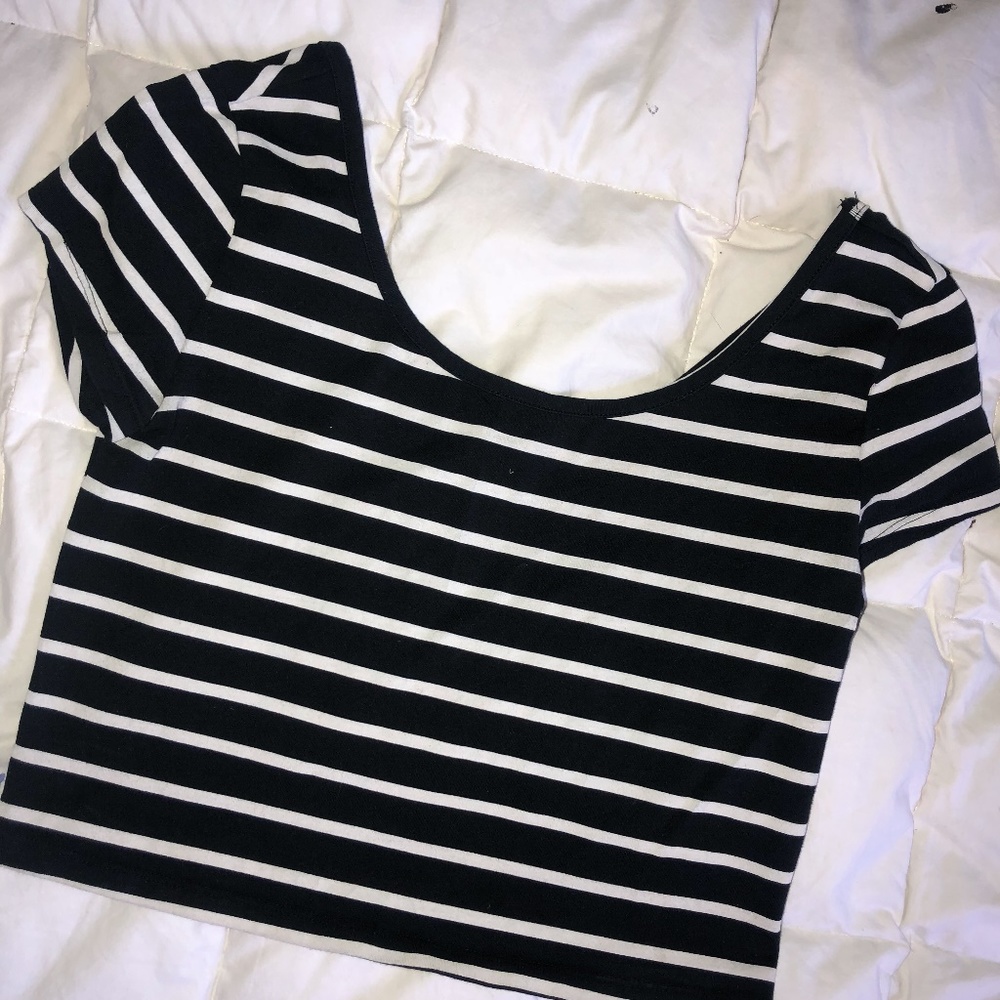 Black and White Crop top shirt